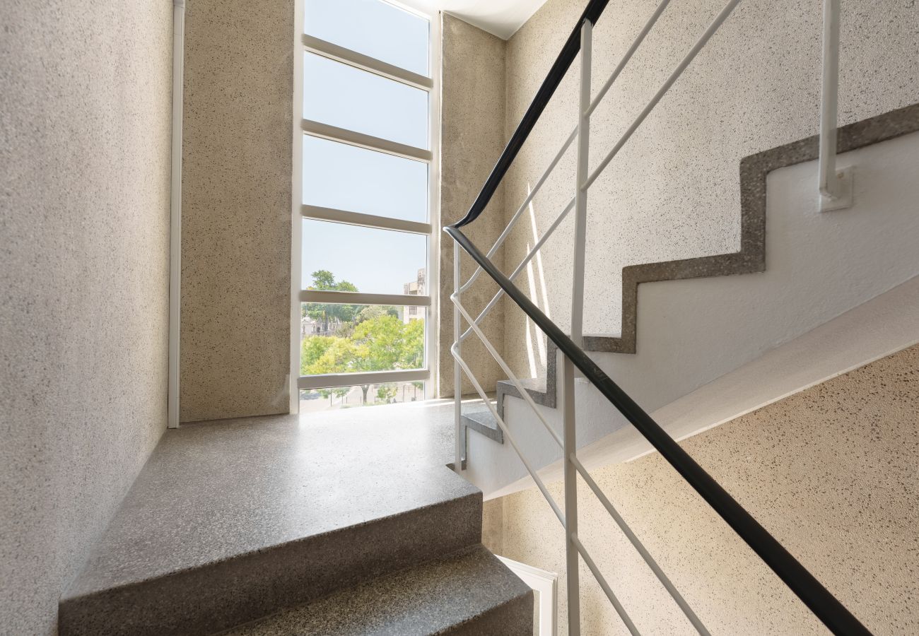 Local accommodation in Porto with a terrace perfect for leisure time