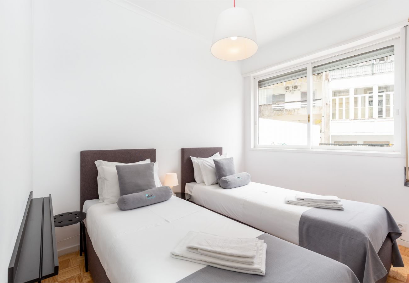 Apartamento en Oporto - Apartamento de 2 habitaciones, amueblado, terraza [STII]