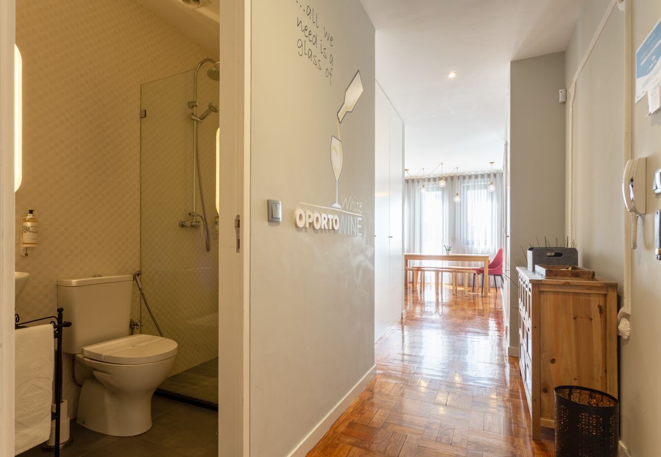 Apartamento en Oporto - Apartamento de 5 habitaciones cerca de la estación de metro [TR5]