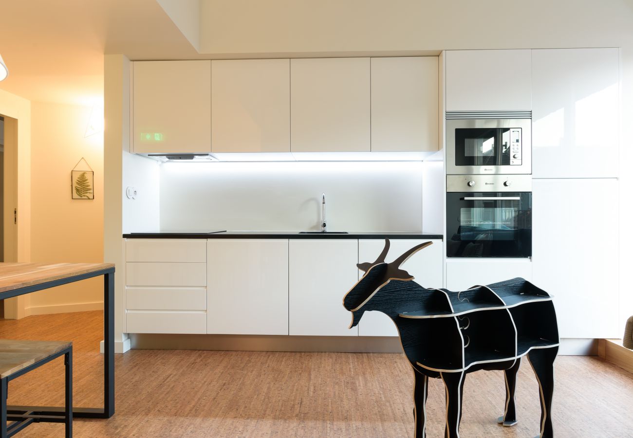 Apartamento en Oporto - Apartamento superior con balcón, Avenida dos Aliados [GL402]