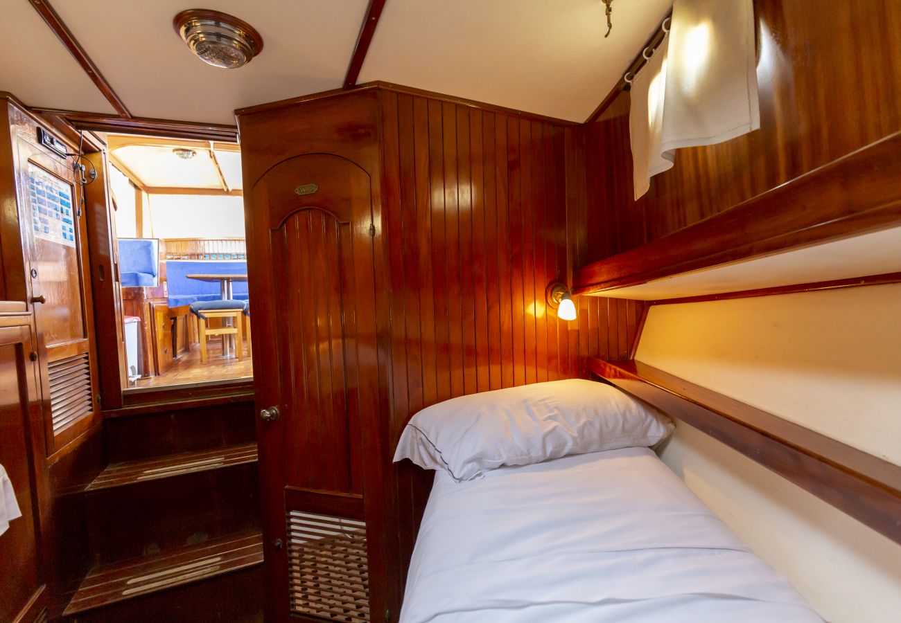 Barco en Vila Nova de Gaia - Night on Board Classic Wooden Boat