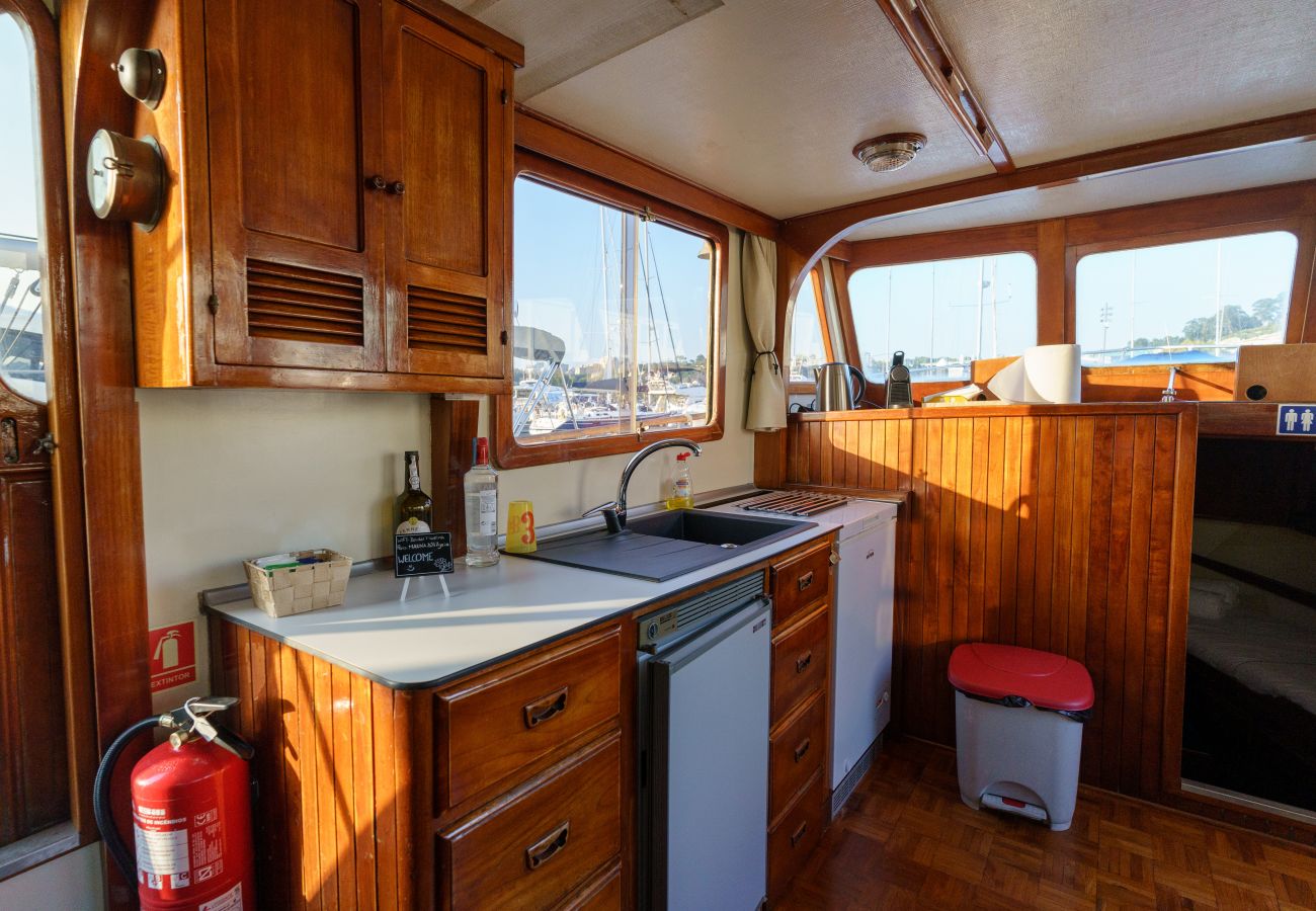 Barco en Vila Nova de Gaia - Night on Board Classic Wooden Boat