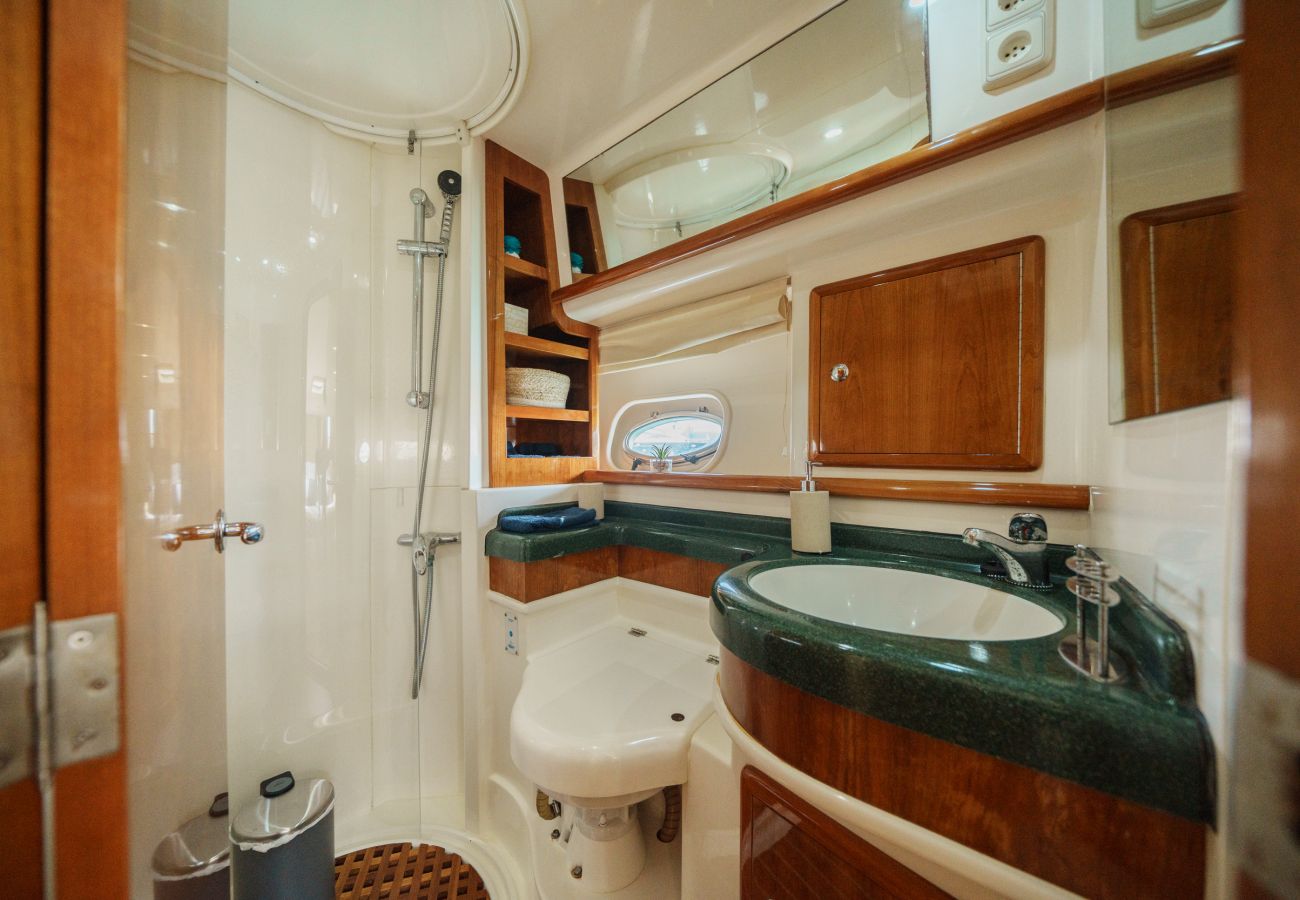 Barco en Vila Nova de Gaia - Night on board Superb Yacht