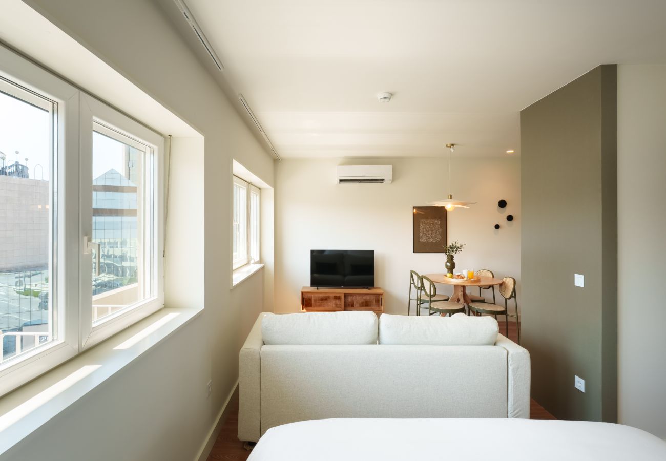 Studio d'entreprise à Porto, idéal pour les voyages d'affaires.