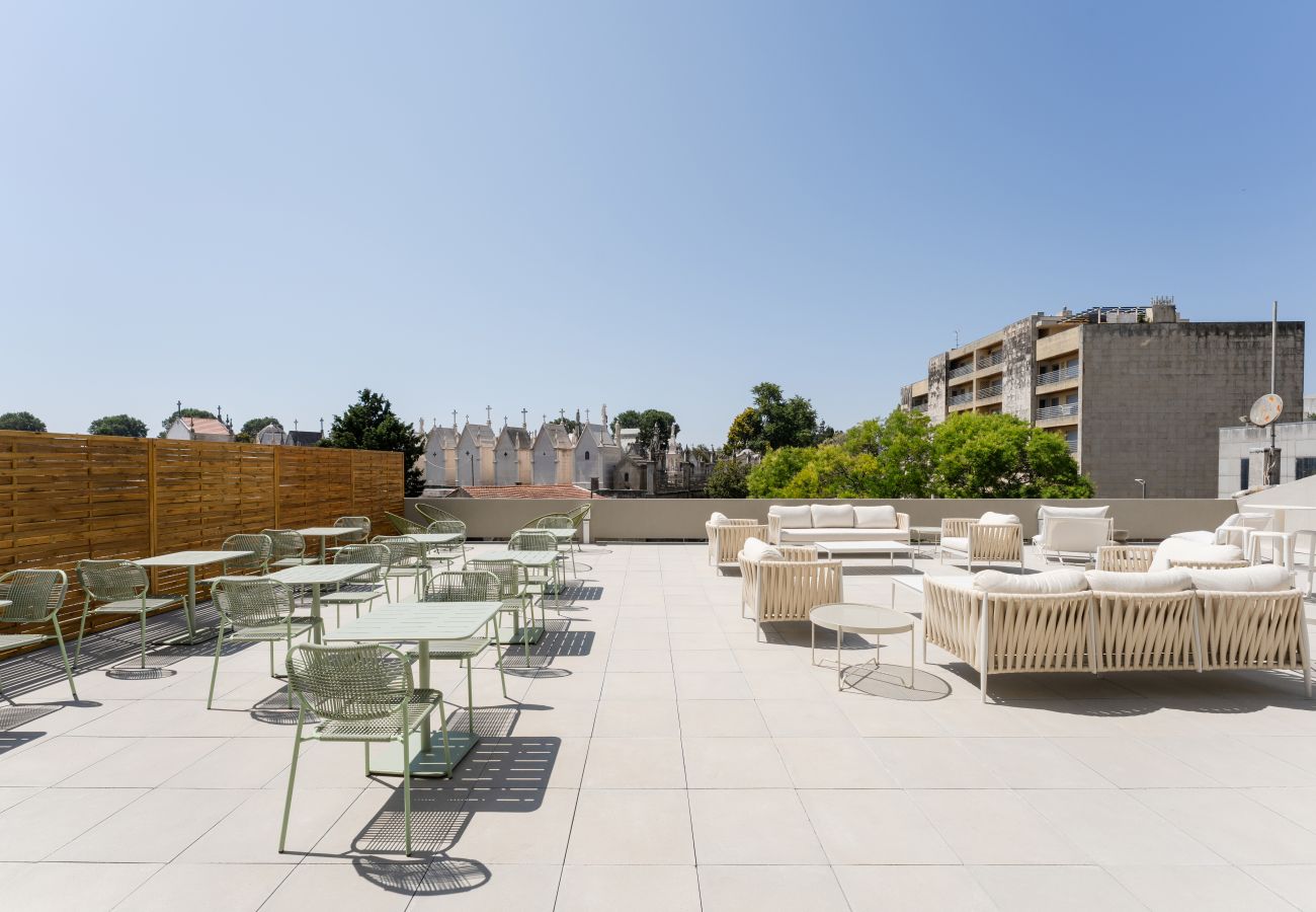Hébergement à Porto avec vue sur le marché Bom Sucesso 
