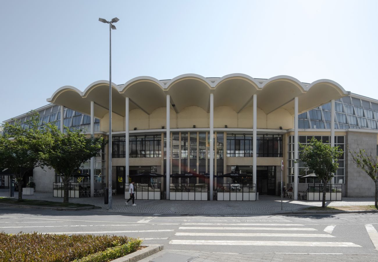 Visitez le marché Bom Sucesso près du nouveau logement Feel Porto
