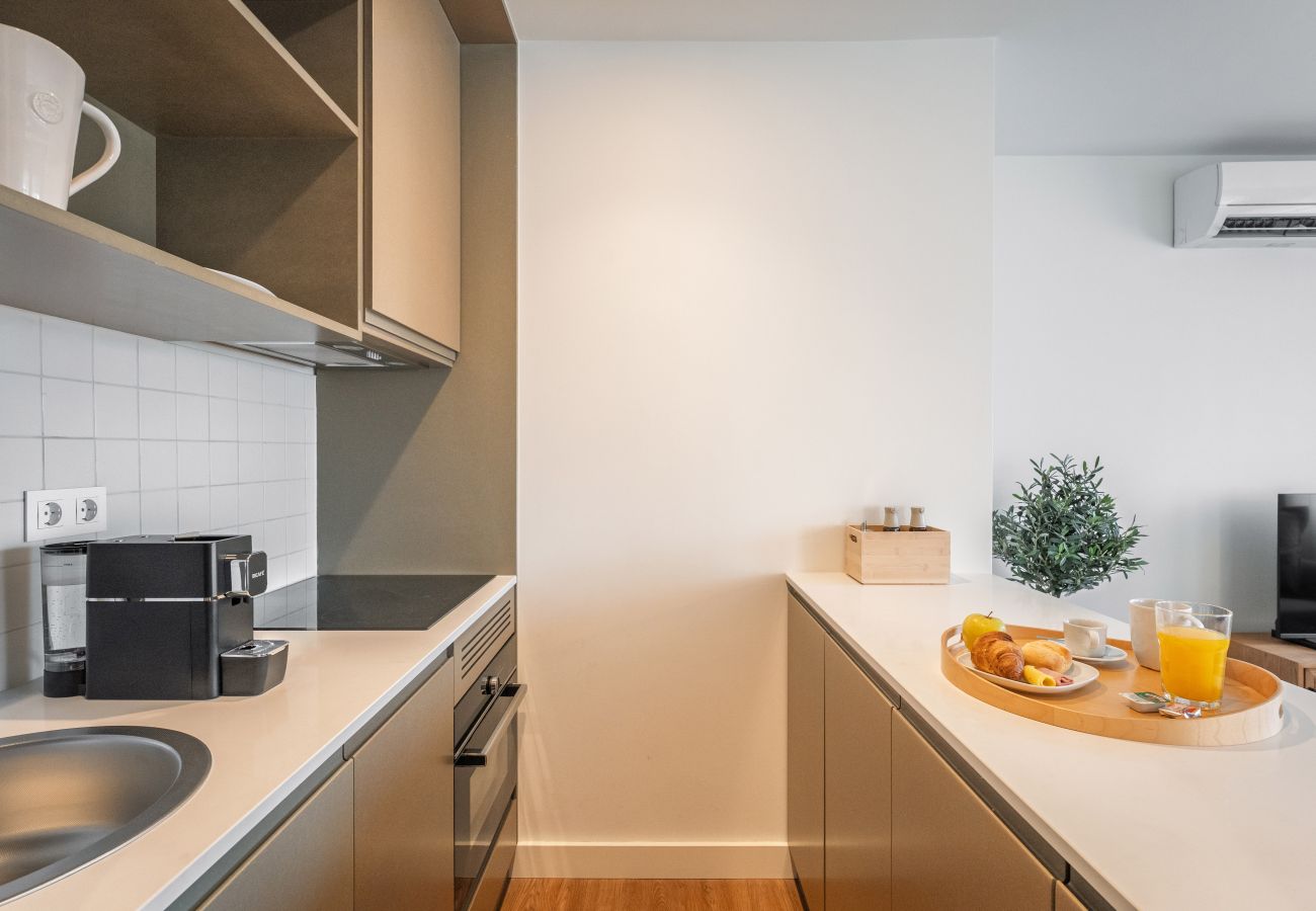 Cuisine fonctionnelle avec zone de préparation et rangement efficace