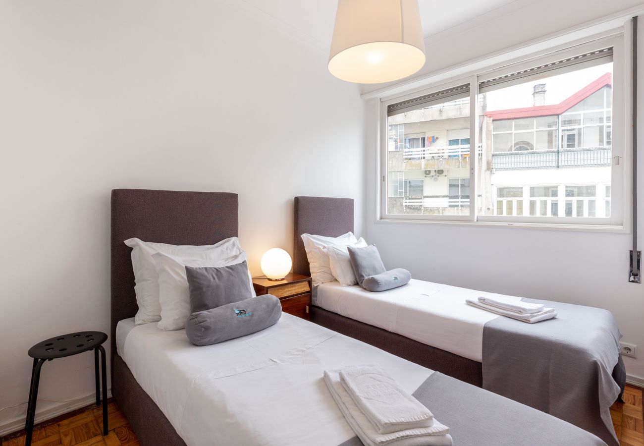 Appartement à Porto - Appartement de 2 chambres dans le centre-ville de Porto [STIV]