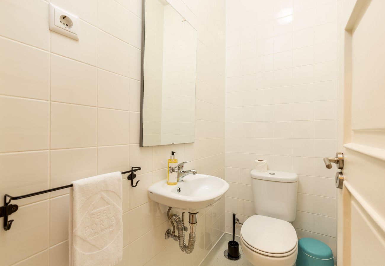Appartement à Porto - Appartement de 2 chambres dans le centre-ville de Porto [STIV]