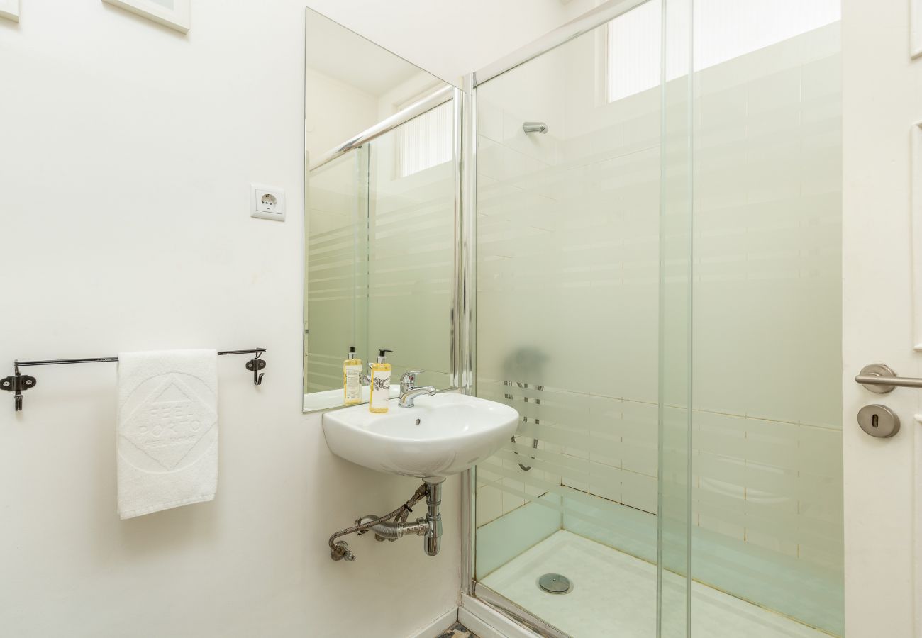 Appartement à Porto - Appartement de 2 chambres dans le centre-ville de Porto [STIV]